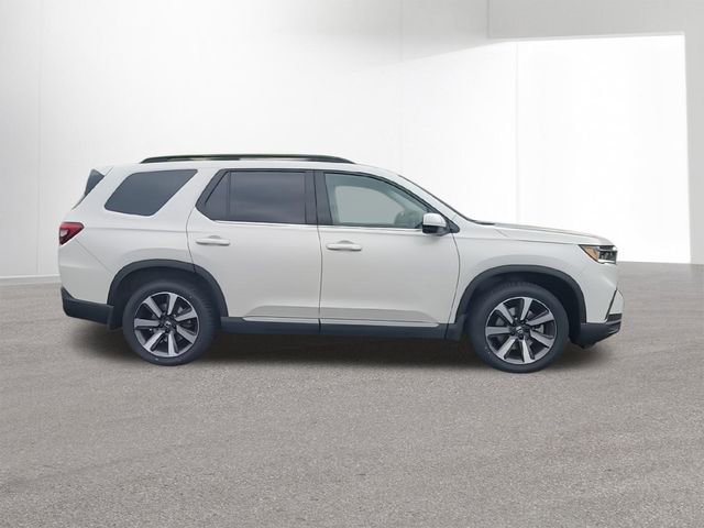 Used 2023 Honda Pilot Touring image 10