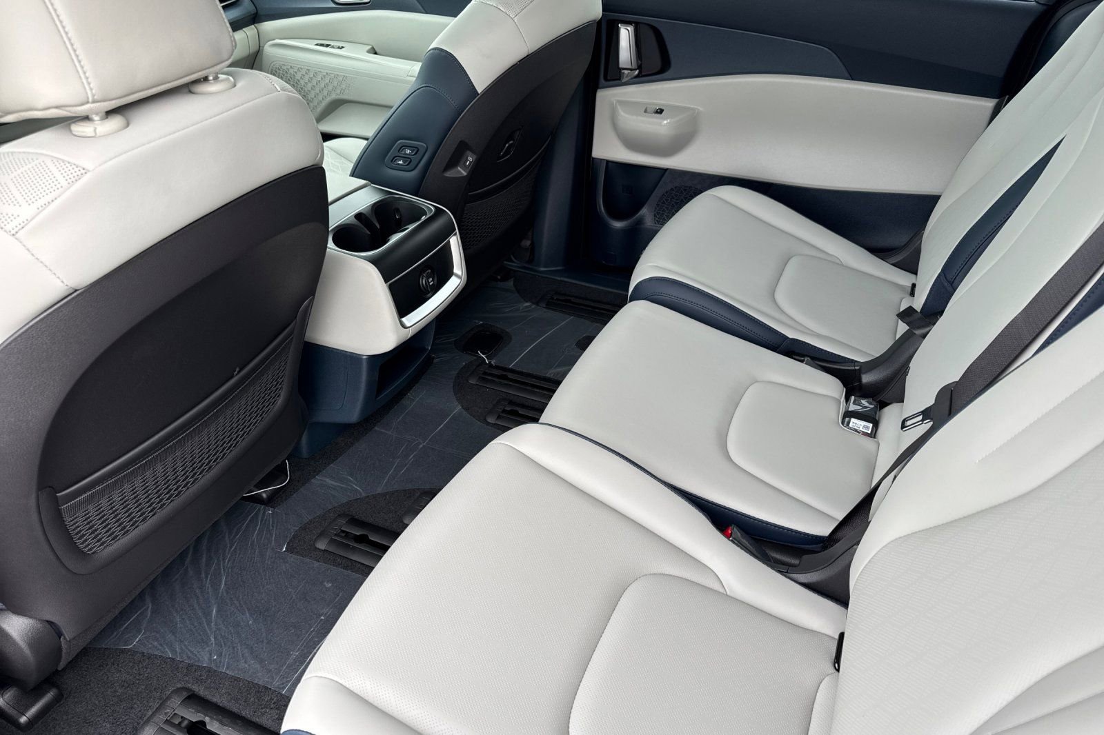 New 2026 Kia Carnival EX image 12