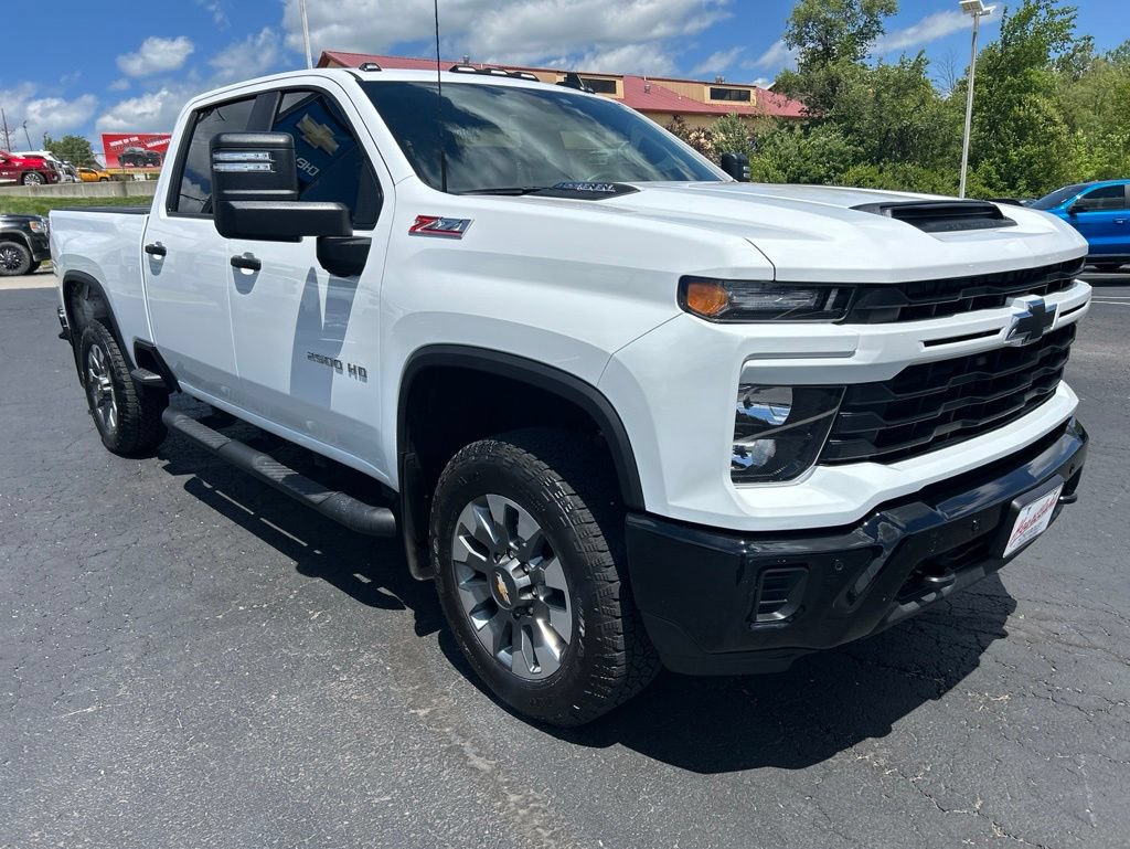 Used 2025 Chevrolet Silverado 2500 Custom w/ Custom Value Package AWD/4WD image 3