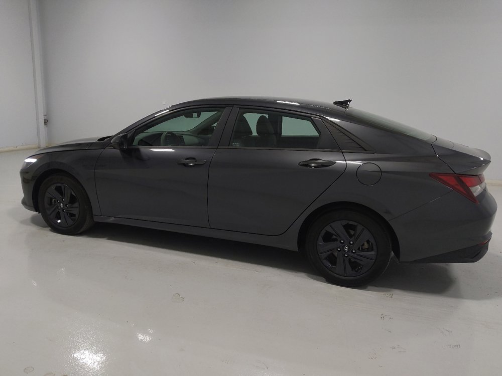 Used 2022 Hyundai Elantra SEL FWD image 3