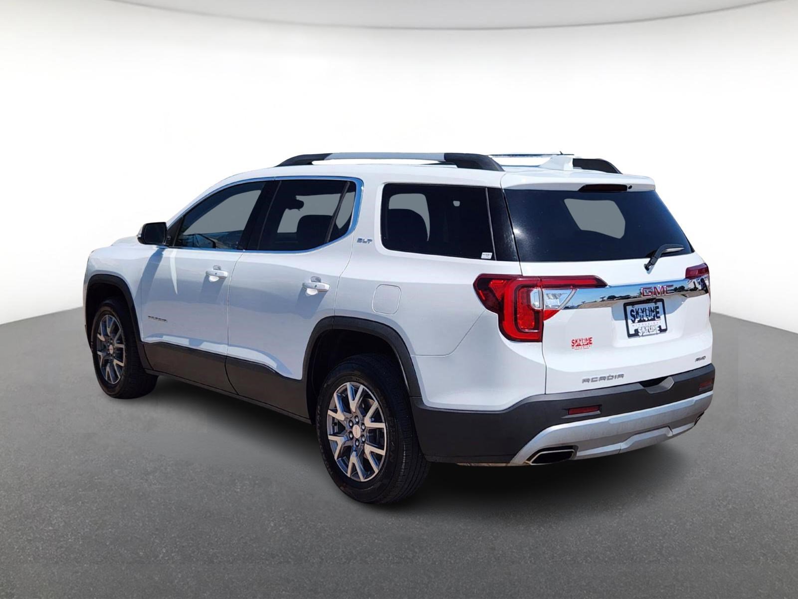 Used 2023 GMC Acadia SLT image 4