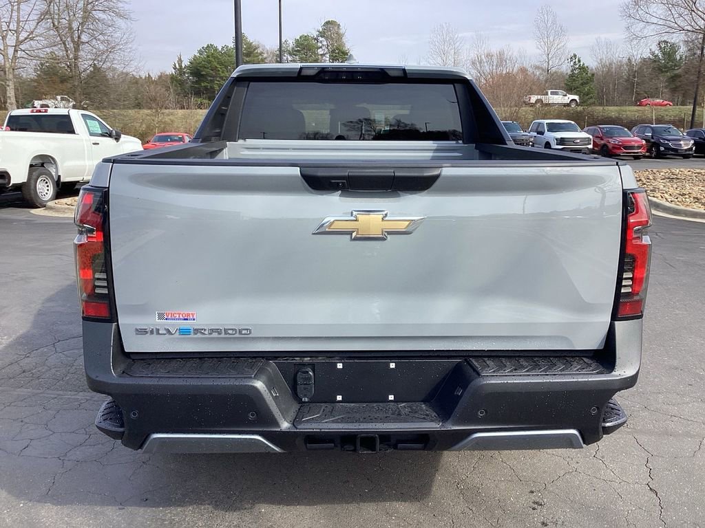 New 2026 Chevrolet Silverado EV LT AWD/4WD image 3