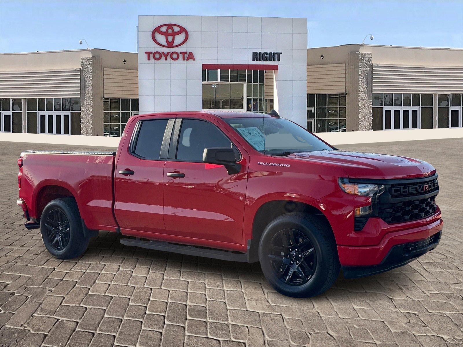 Used 2025 Chevrolet Silverado 1500 Custom image 9