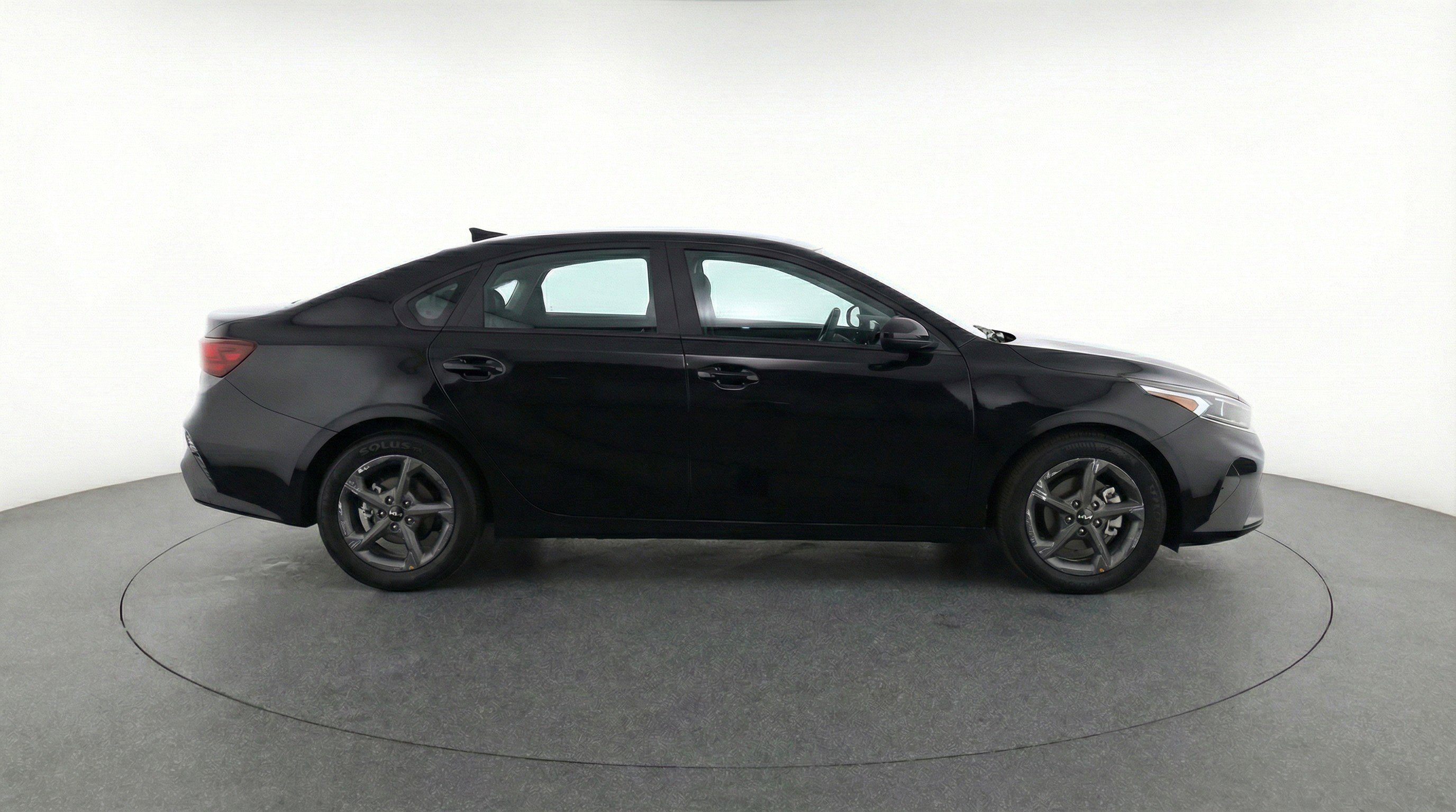 Used 2025 Kia K4 LXS image 11