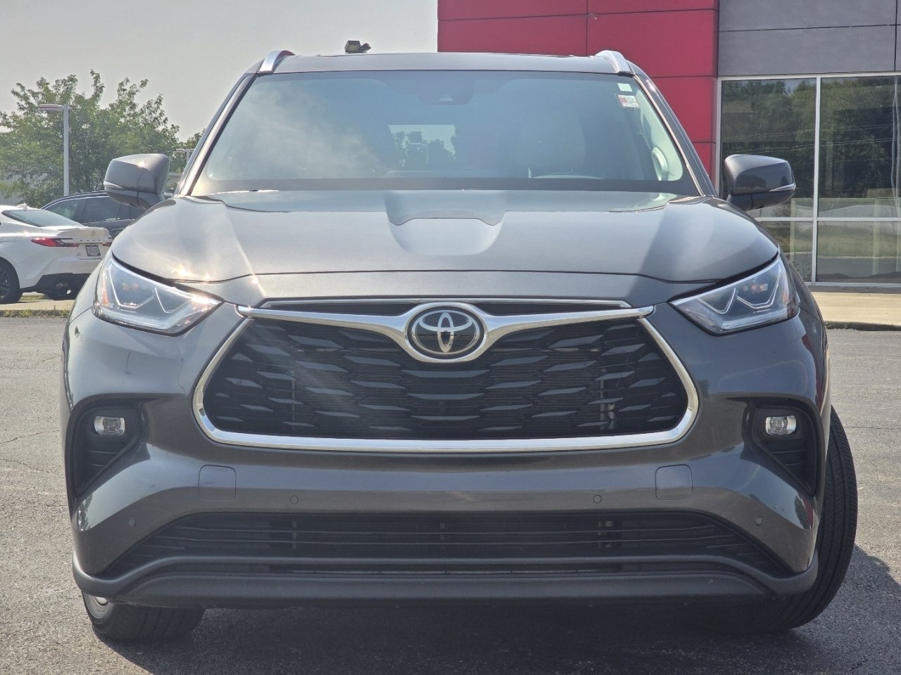 Certified 2024 Toyota Highlander Limited AWD/4WD image 13