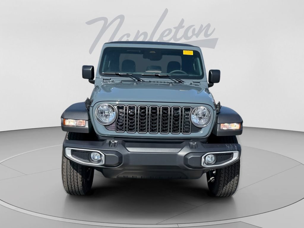 Used 2026 Jeep Gladiator Sport AWD/4WD image 9