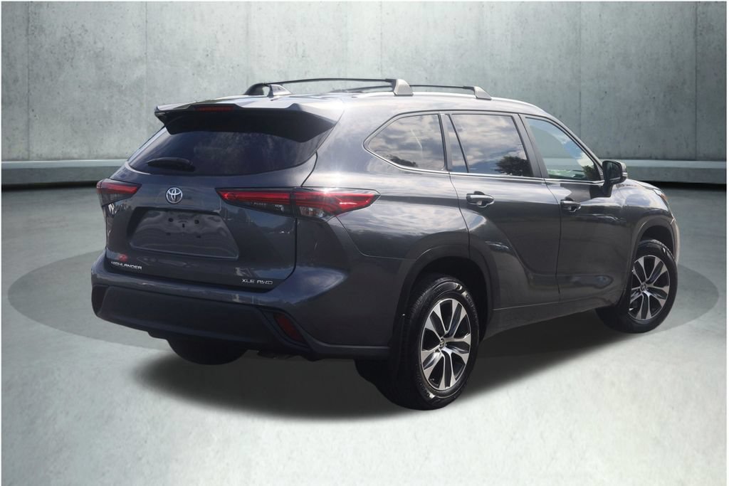 Used 2023 Toyota Highlander XLE AWD/4WD image 21