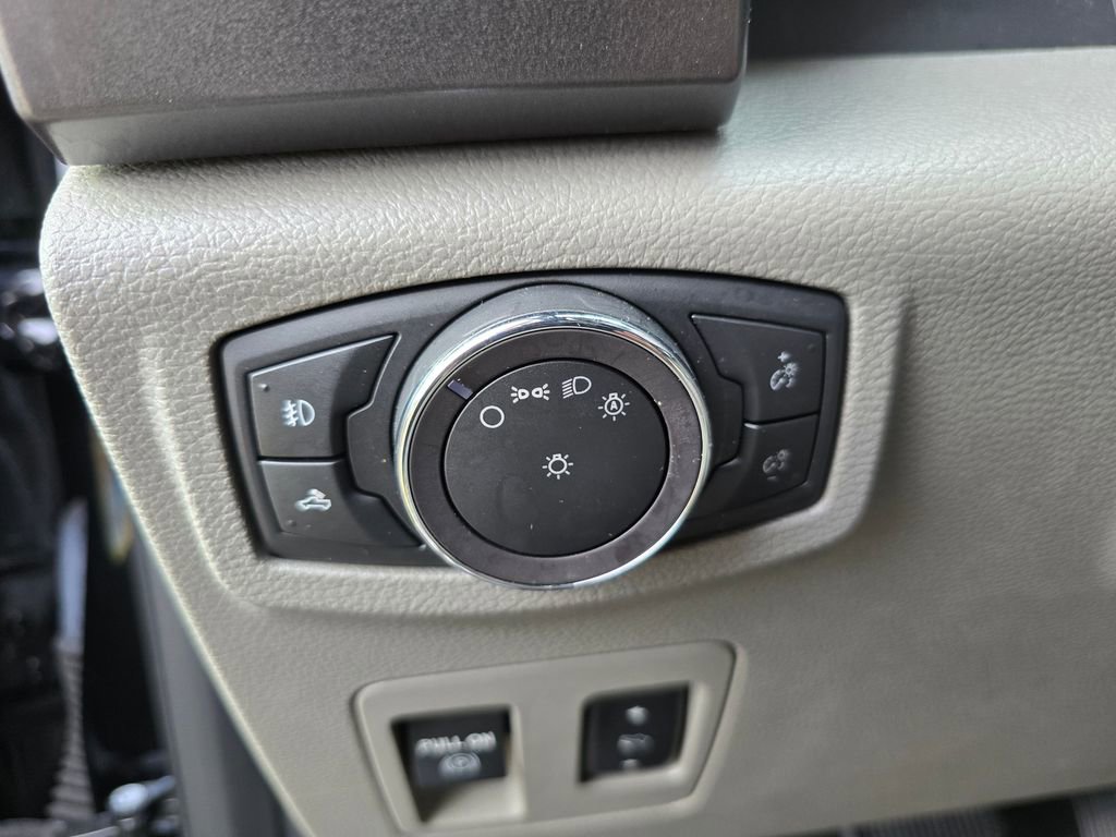 Used 2019 Ford F150 XLT w/ Equipment Group 302A Luxury AWD/4WD image 25