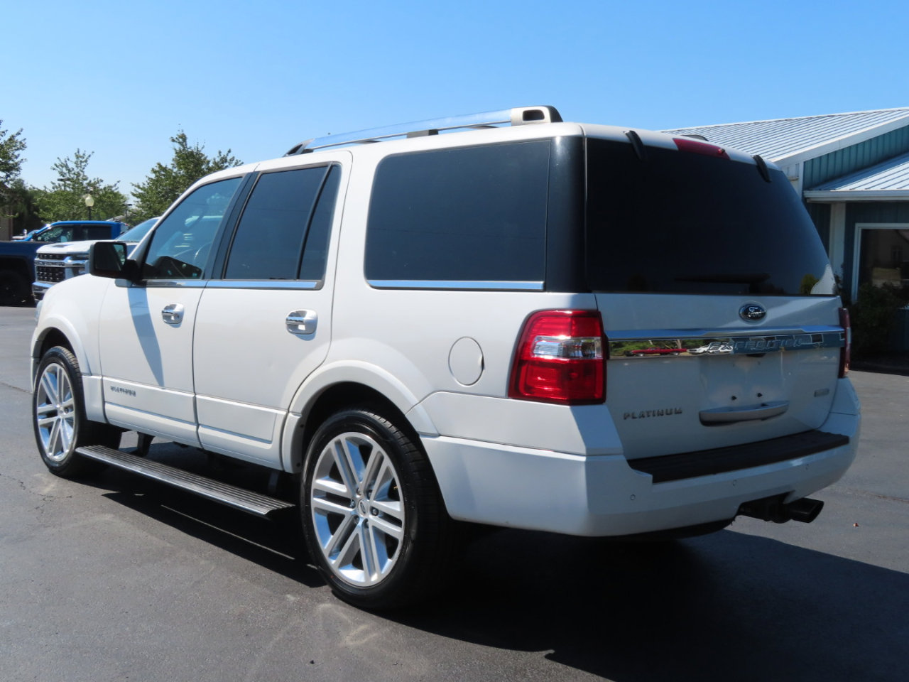 Used 2016 Ford Expedition Platinum image 4