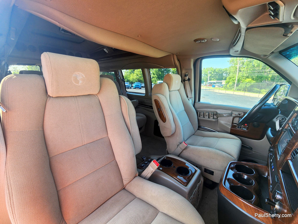 Used 2015 Chevrolet Express 2500 RWD image 39