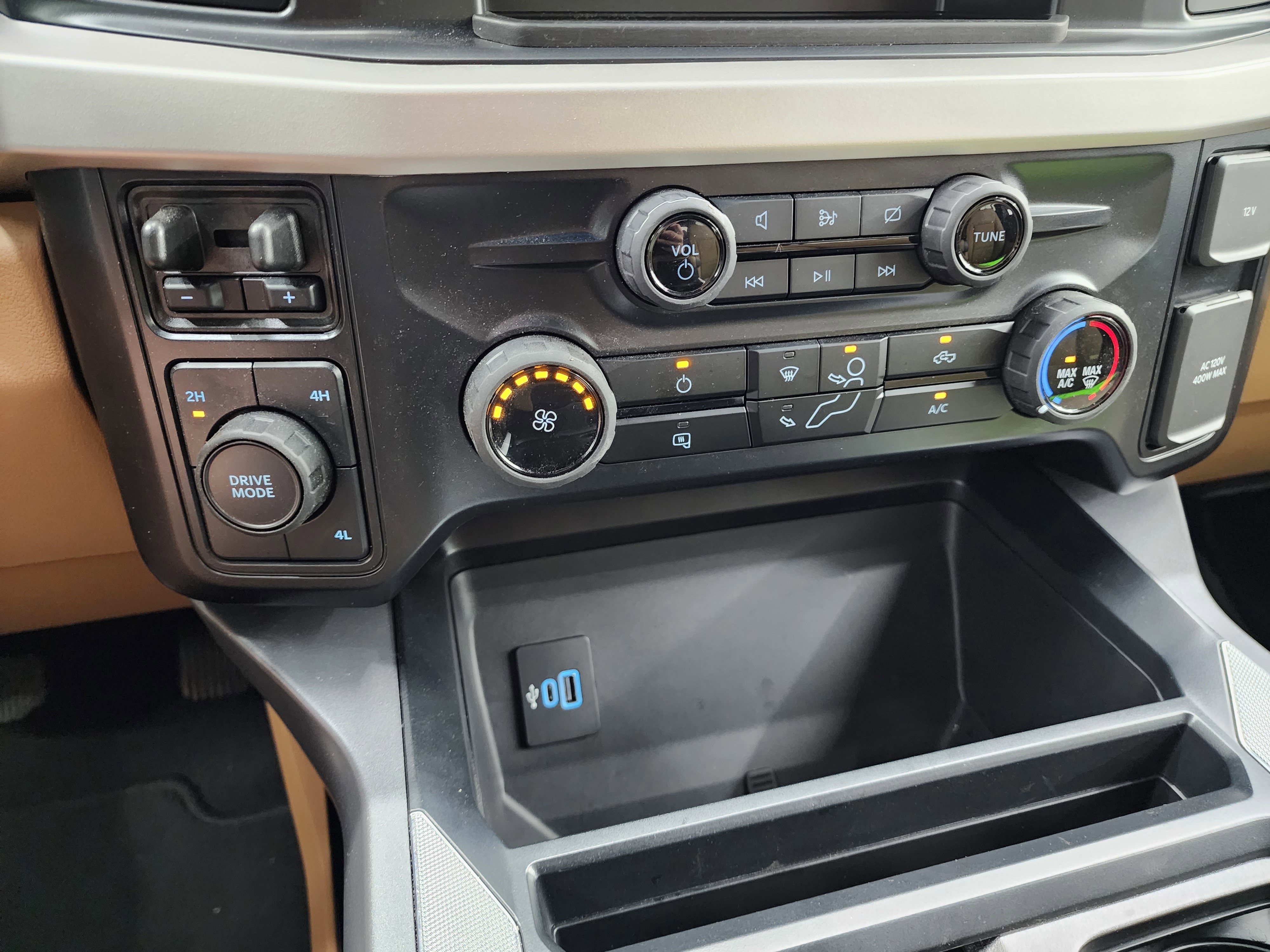 Used 2024 Ford F250 XLT image 46