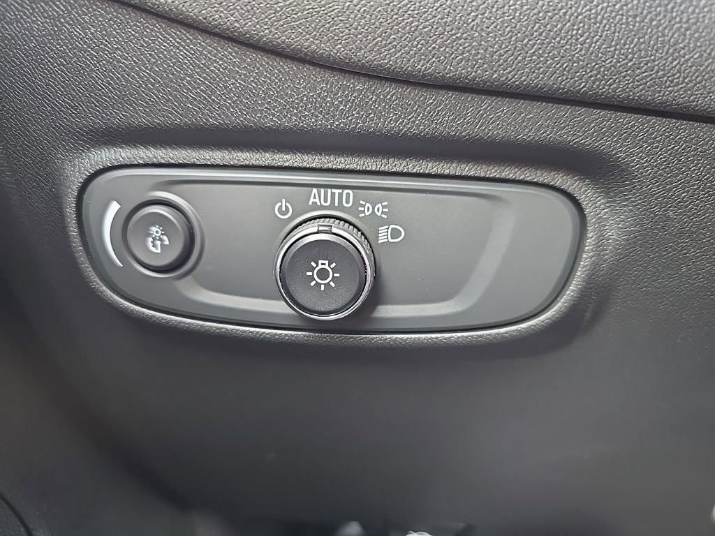 Used 2024 Chevrolet Equinox LS w/ LS Convenience Package image 15