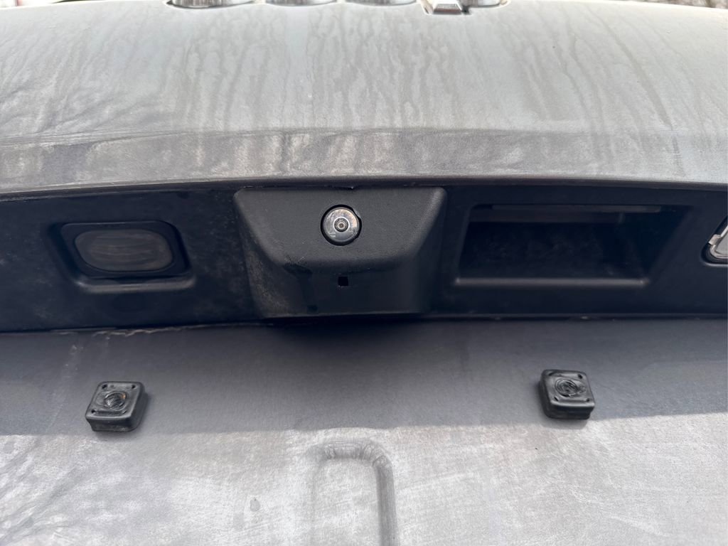 Used 2023 Jeep Grand Cherokee L Laredo image 15