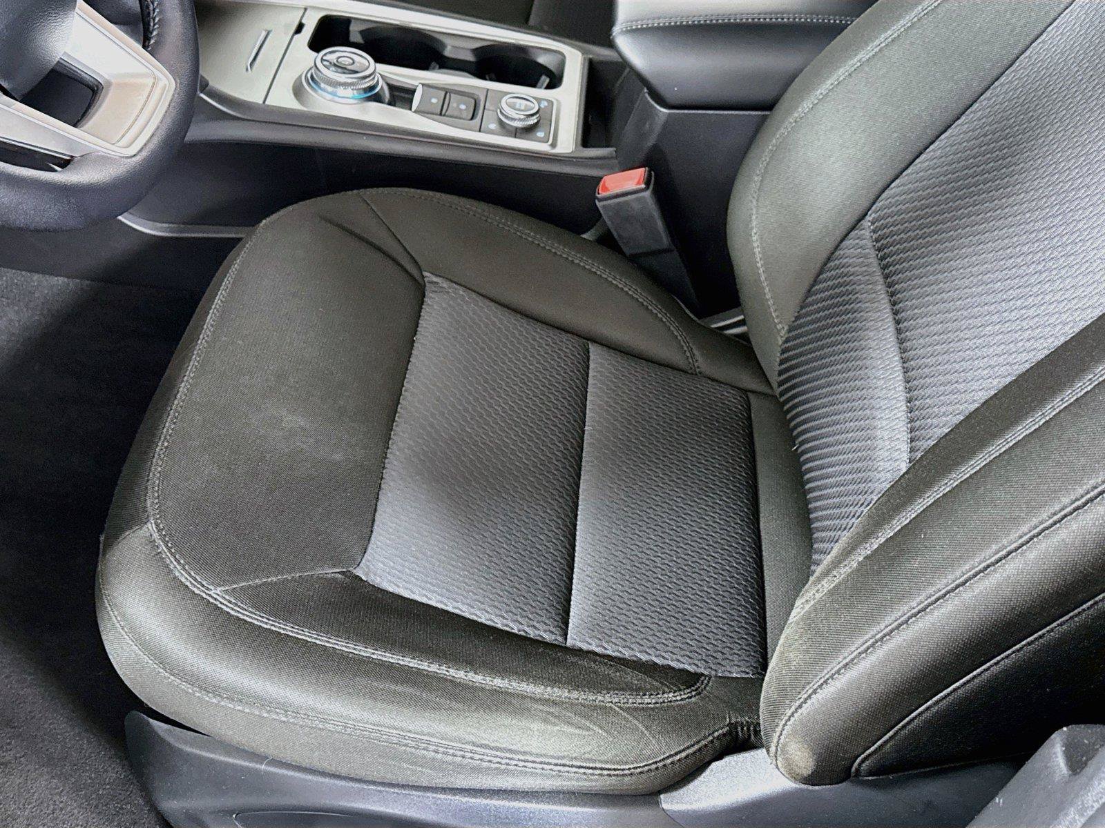Used 2024 Ford Explorer XLT AWD/4WD image 12