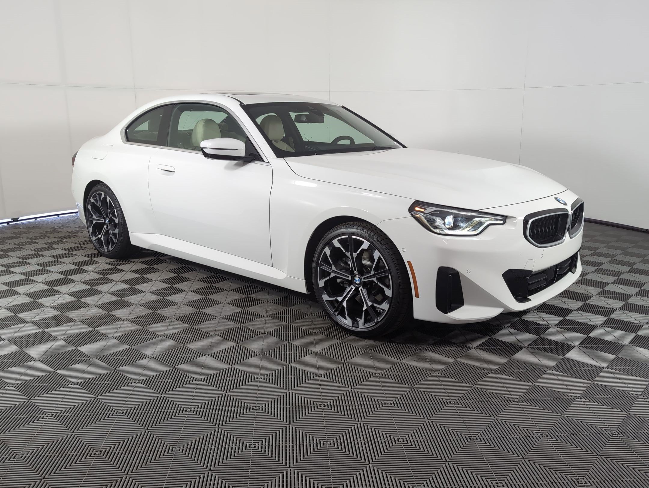 Used 2026 BMW 230i Coupe w/ Premium Package RWD image 6