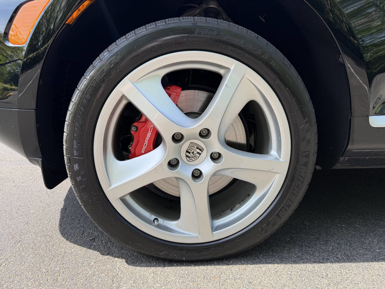Used 2005 Porsche Cayenne Turbo AWD/4WD image 32