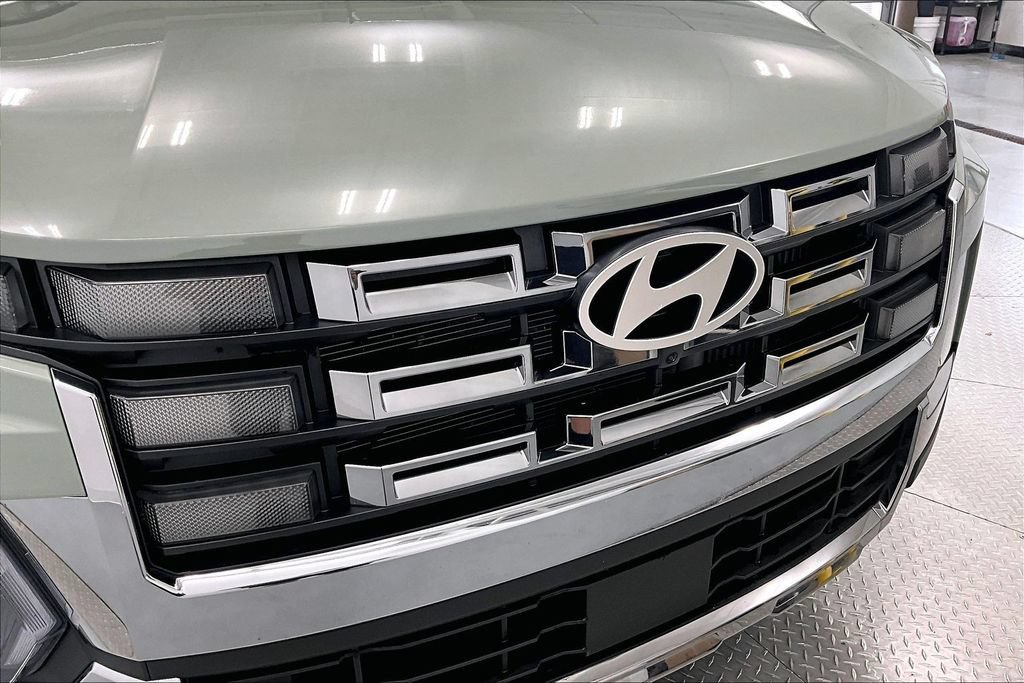Certified 2025 Hyundai Santa Cruz Limited AWD/4WD image 30