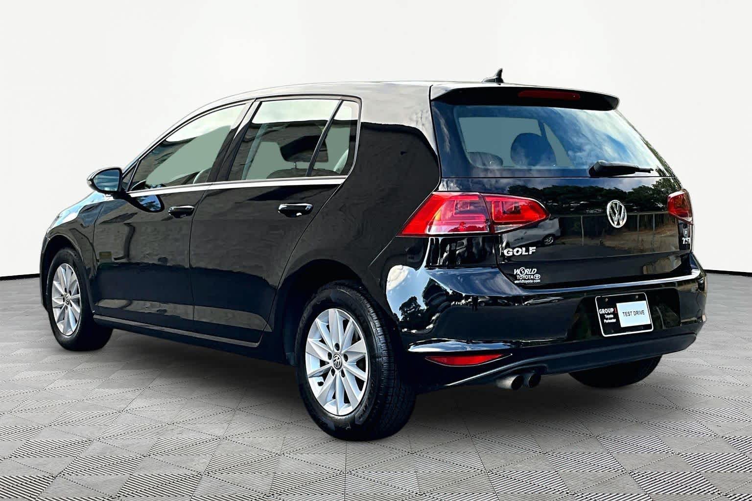 Used 2017 Volkswagen Golf S FWD image 12