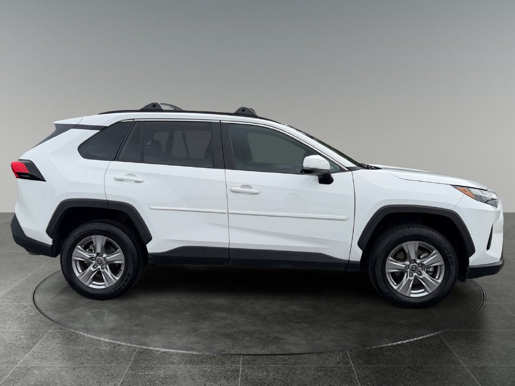 Used 2022 Toyota RAV4 XLE w/ Convenience Package FWD image 10
