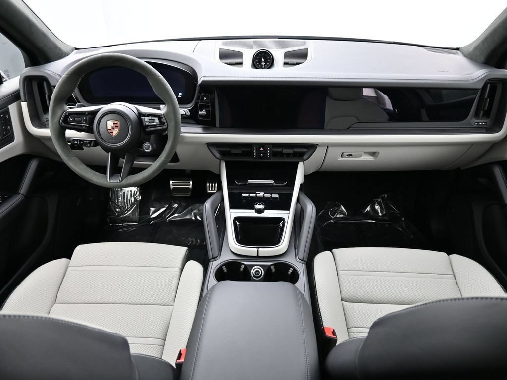 Certified 2026 Porsche Cayenne GTS AWD/4WD image 25