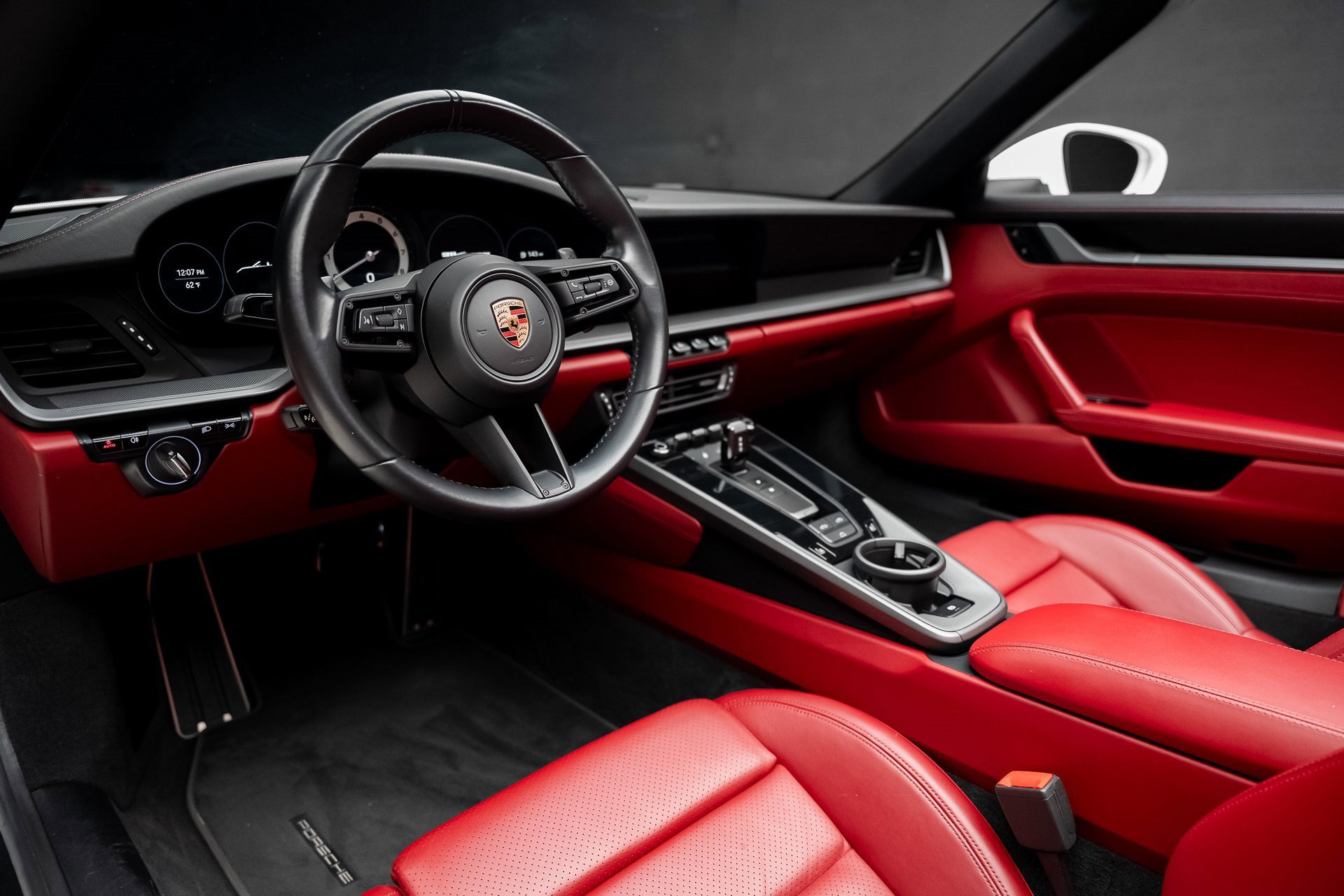 Used 2020 Porsche 911 Carrera image 2