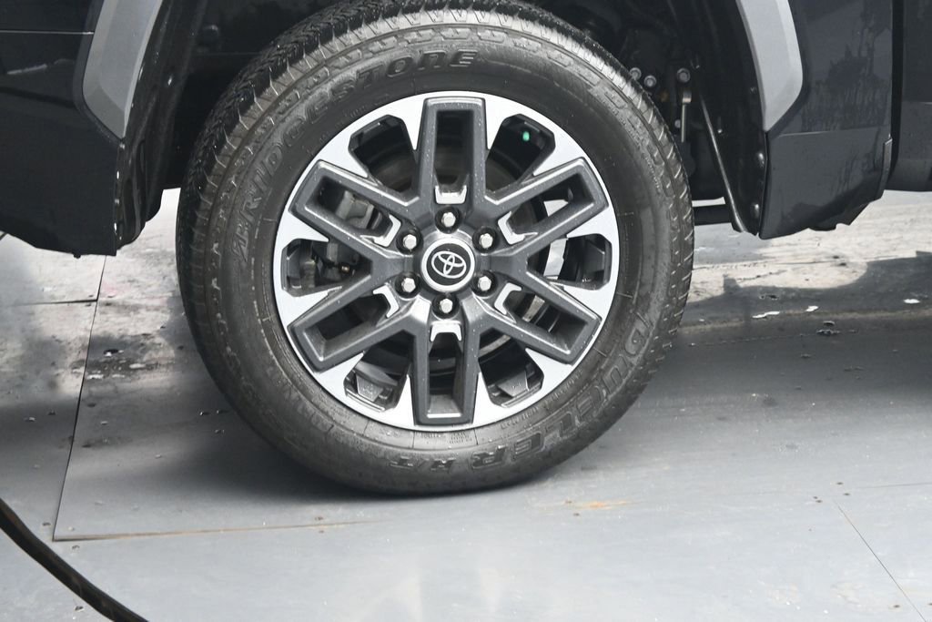 Used 2023 Toyota Tundra Limited AWD/4WD image 10