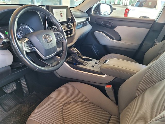 Certified 2023 Toyota Highlander LE image 12