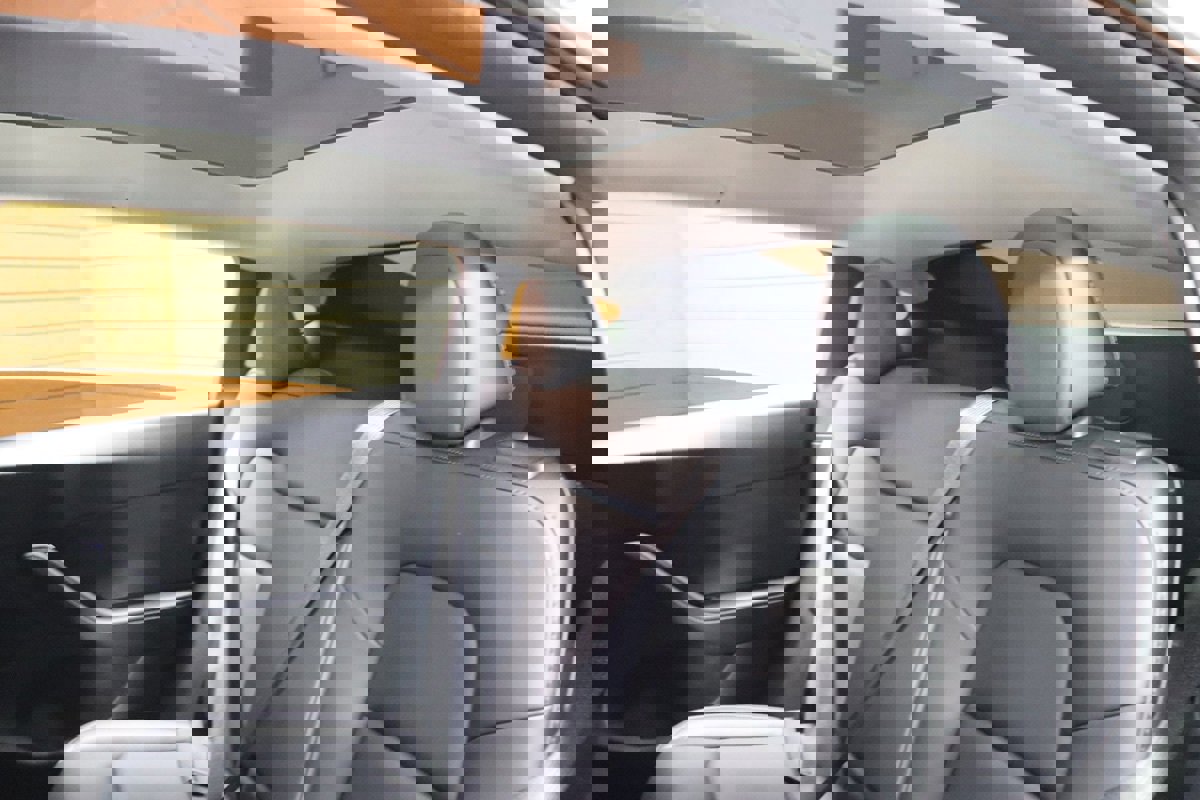 Used 2024 Tesla Model Y Performance image 39