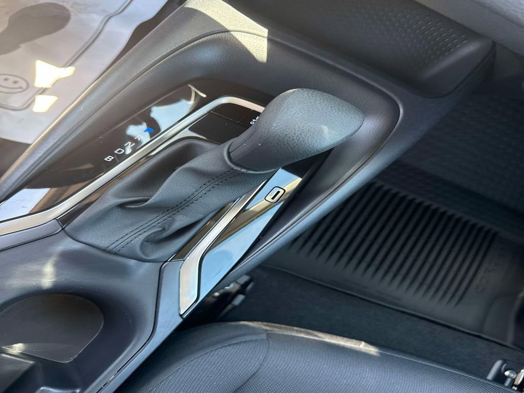 Used 2025 Toyota Corolla LE image 24