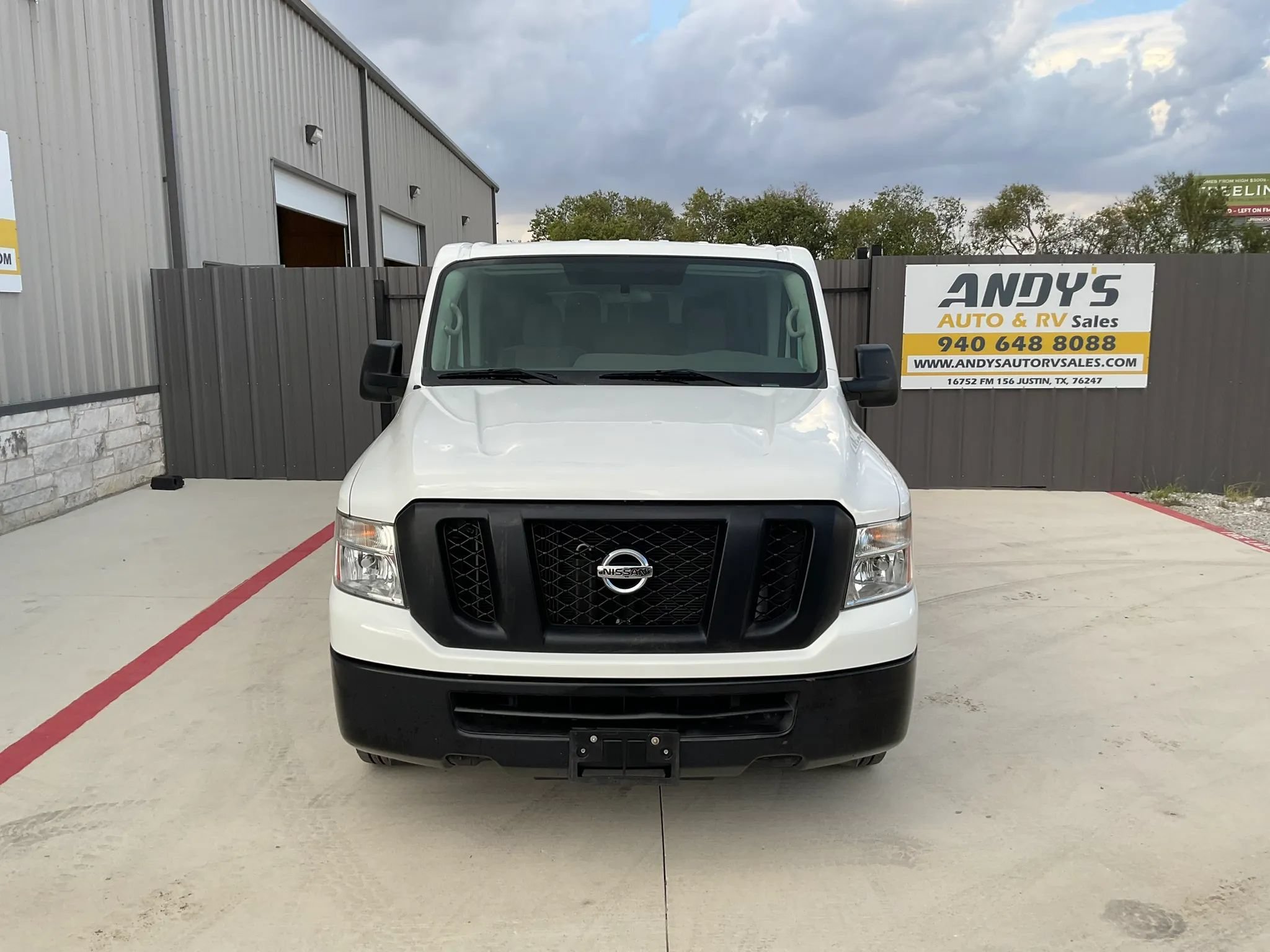 Used 2018 Nissan NV 3500 S RWD image 2