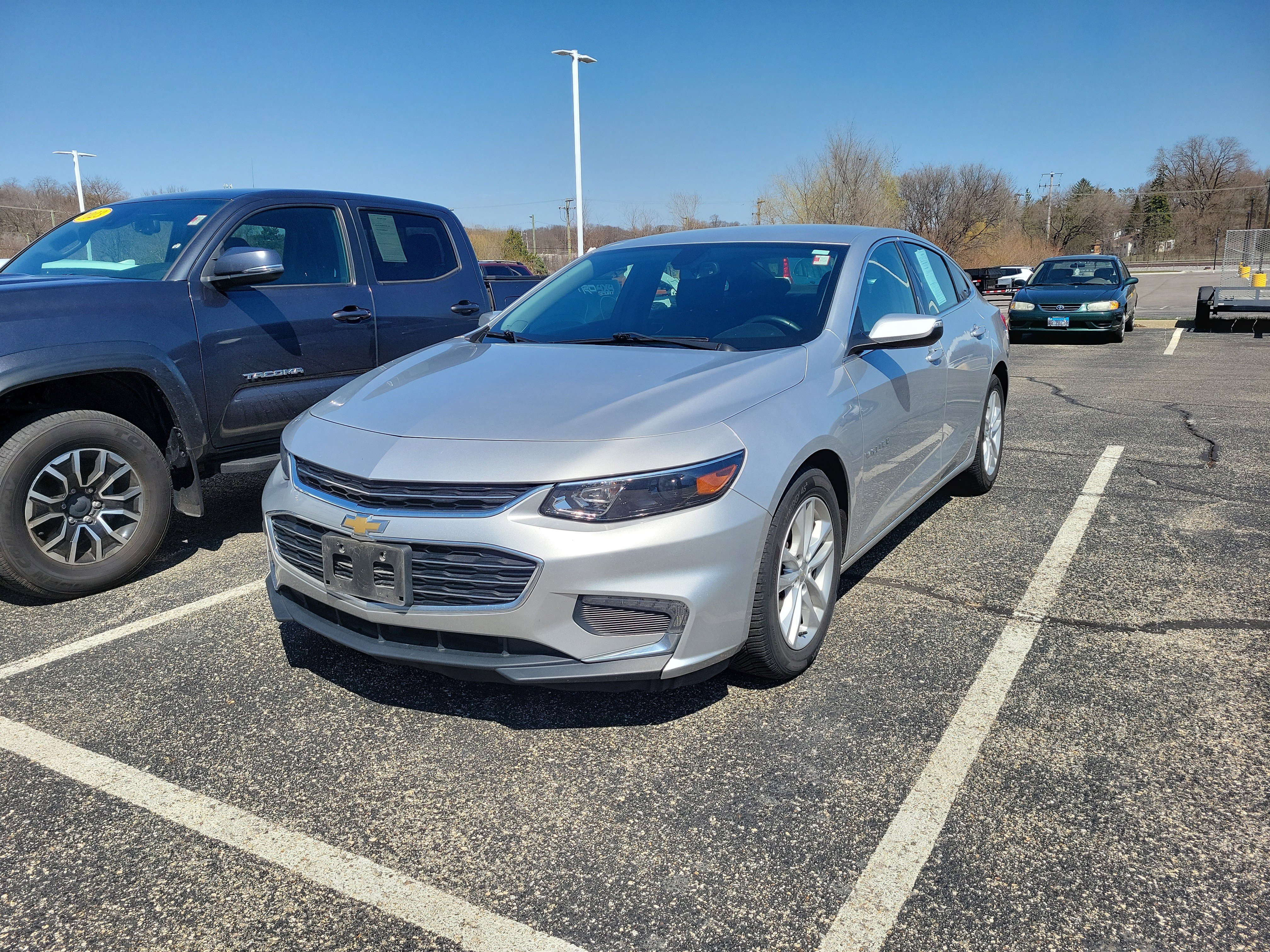 Used 2018 Chevrolet Malibu LT image 2