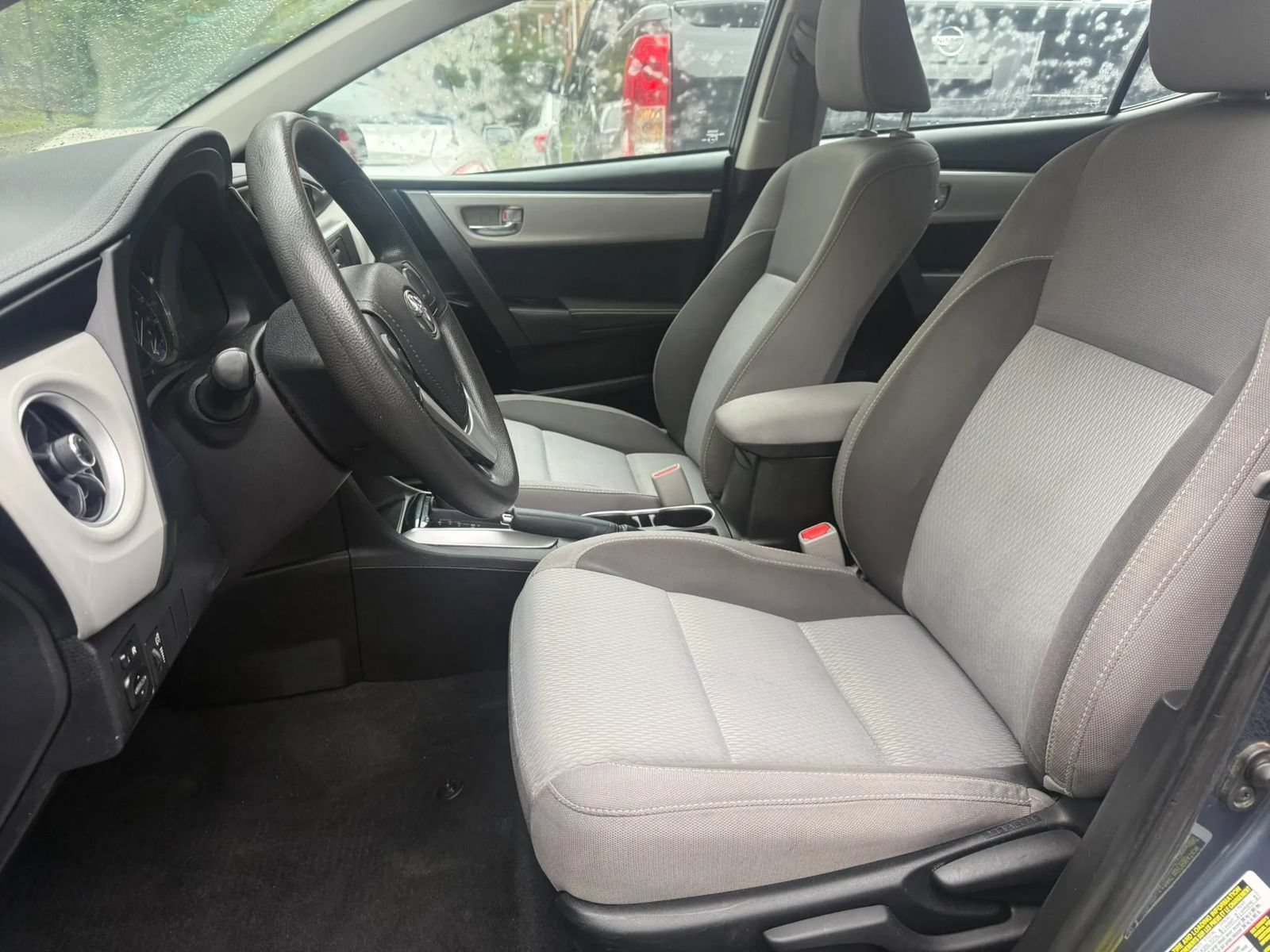 Used 2018 Toyota Corolla LE FWD image 6