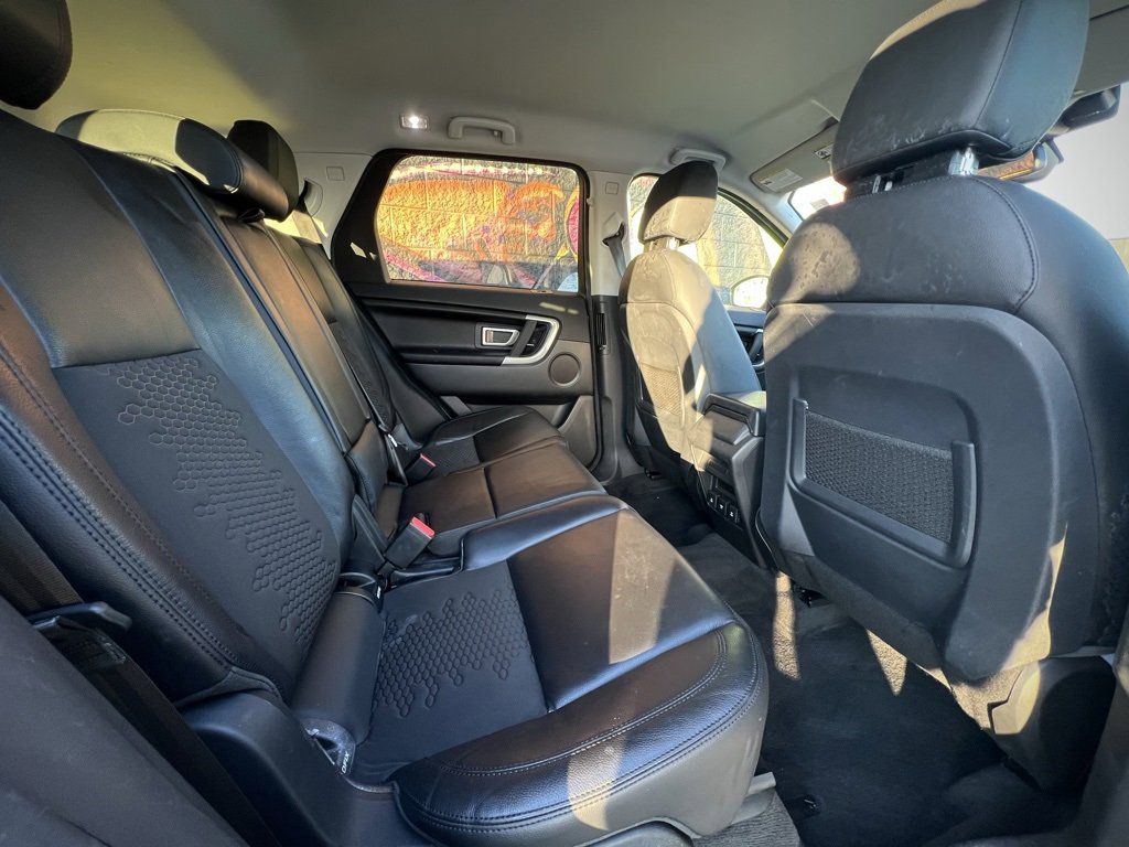 Used 2019 Land Rover Discovery Sport SE image 25