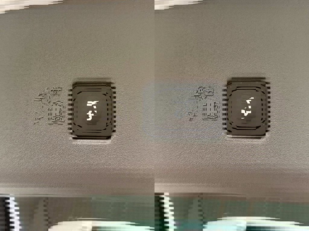 New 2025 Lincoln Nautilus Premier w/ Jet Appearance Package image 17