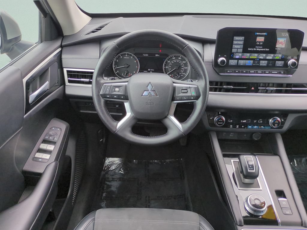 Used 2024 Mitsubishi Outlander SE FWD image 12
