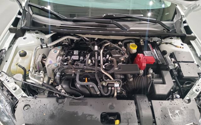Used 2024 Nissan Sentra SR w/ SR Premium Package image 32