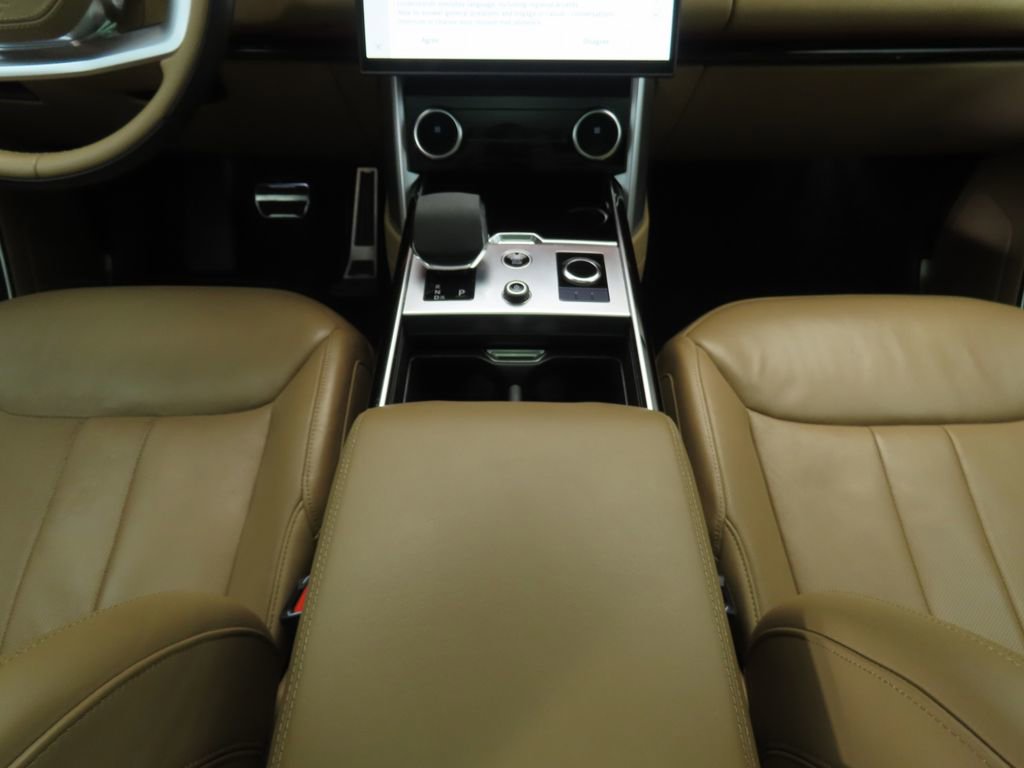 Certified 2023 Land Rover Range Rover SE image 16