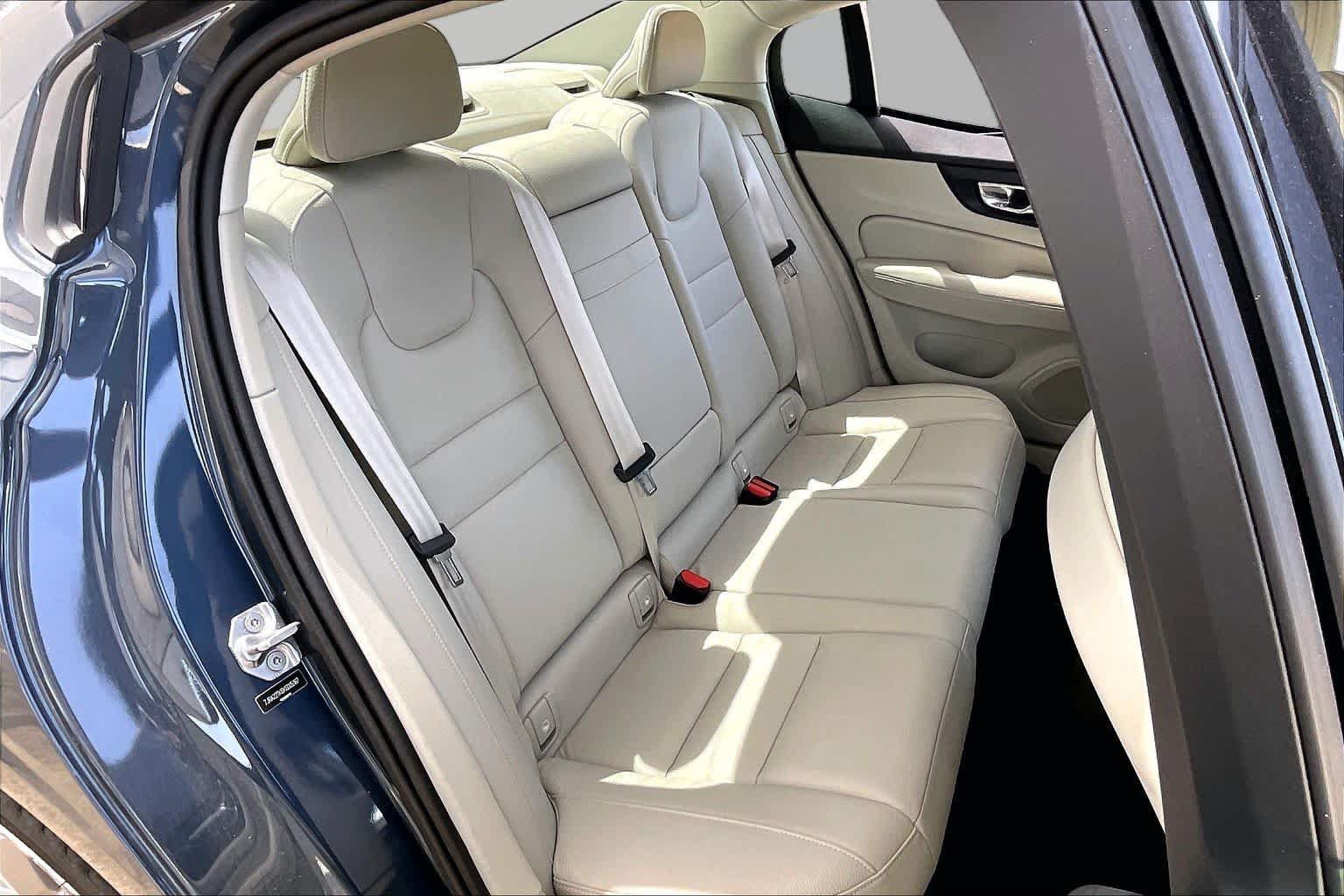 Used 2019 Volvo S60 T6 Momentum w/ Multimedia Package AWD/4WD image 20