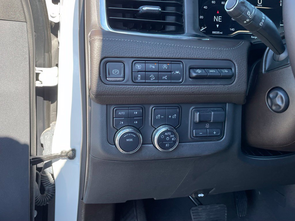 Used 2024 GMC Yukon XL Denali w/ Advanced Technology Package AWD/4WD image 13