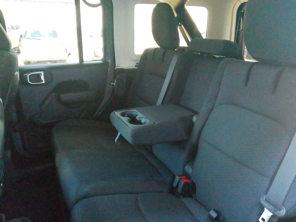 Used 2022 Jeep Wrangler Unlimited Rubicon 4xe image 29