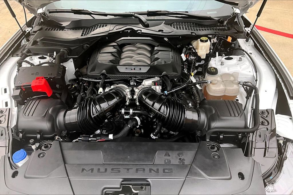 Used 2025 Ford Mustang GT Premium RWD image 13