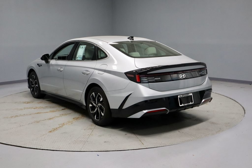 Certified 2025 Hyundai Sonata SEL FWD image 12