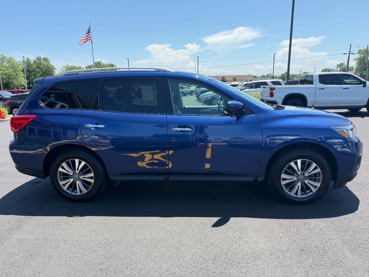 Used 2020 Nissan Pathfinder SL FWD image 6