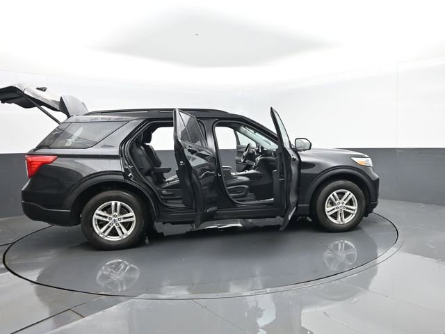 Used 2024 Ford Explorer XLT w/ Equipment Group 202A AWD/4WD image 30