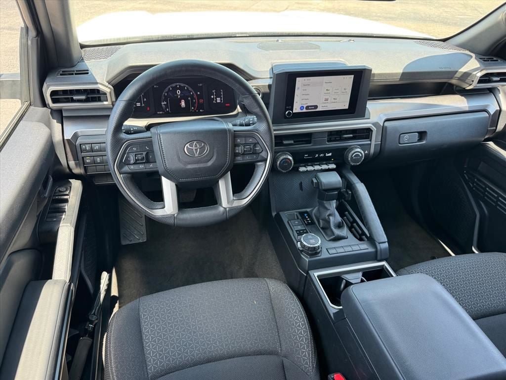 Used 2025 Toyota 4Runner SR5 AWD/4WD image 14