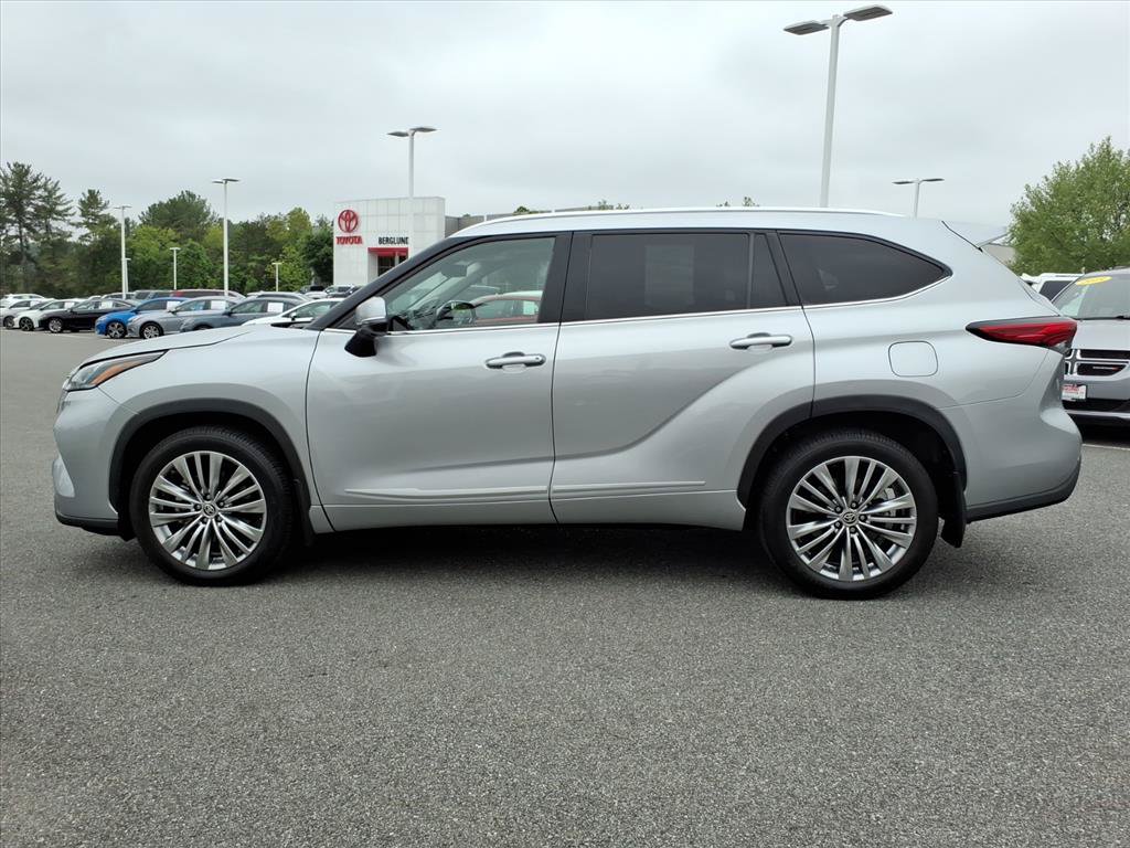 Used 2023 Toyota Highlander Platinum AWD/4WD image 13
