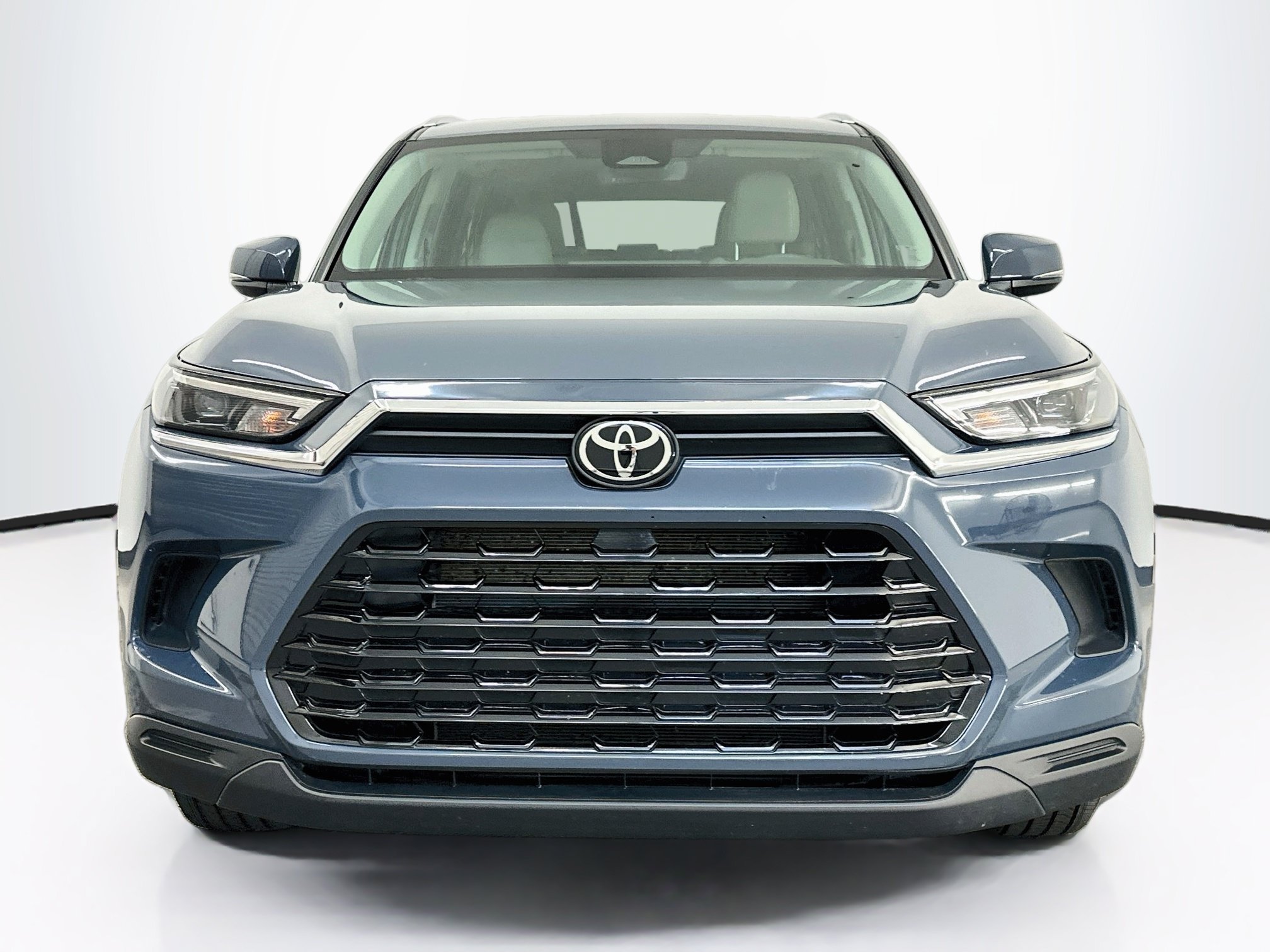 Used 2026 Toyota Grand Highlander AWD image 2