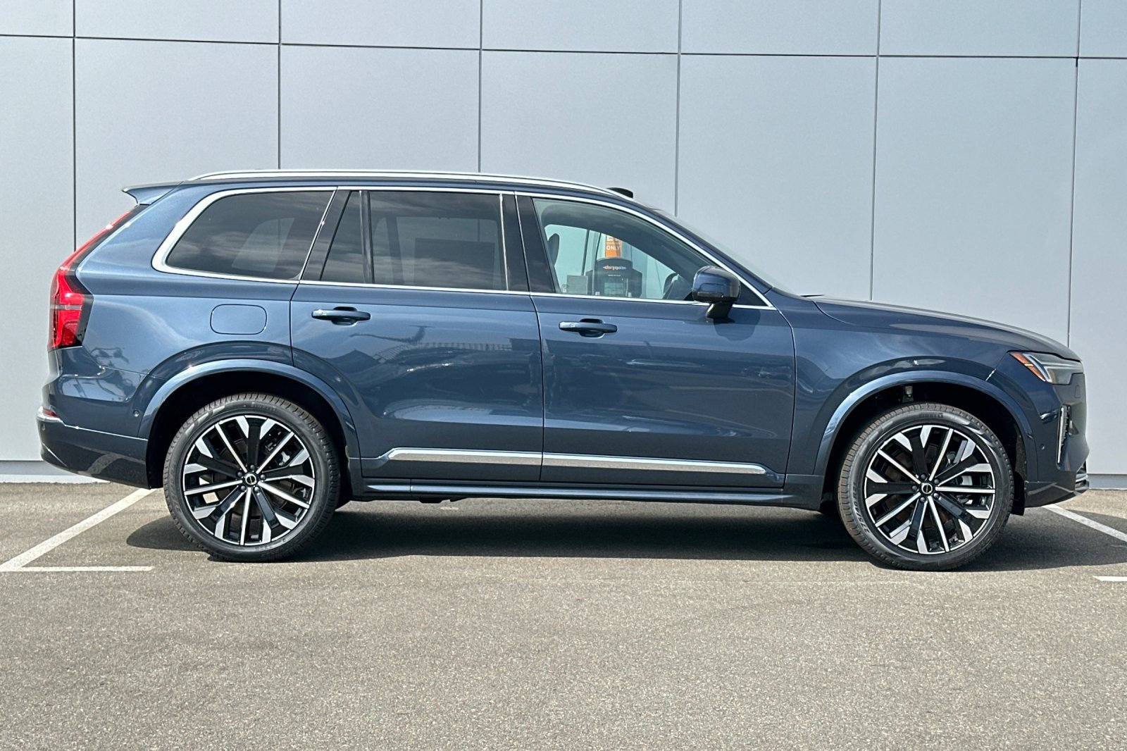 New 2026 Volvo XC90 T8 Ultra image 6