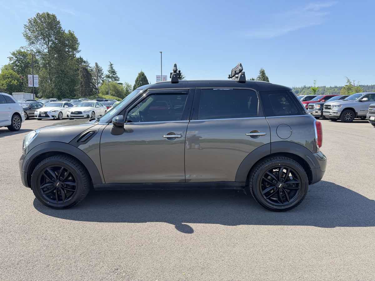 Used 2012 MINI Cooper Countryman FWD image 5