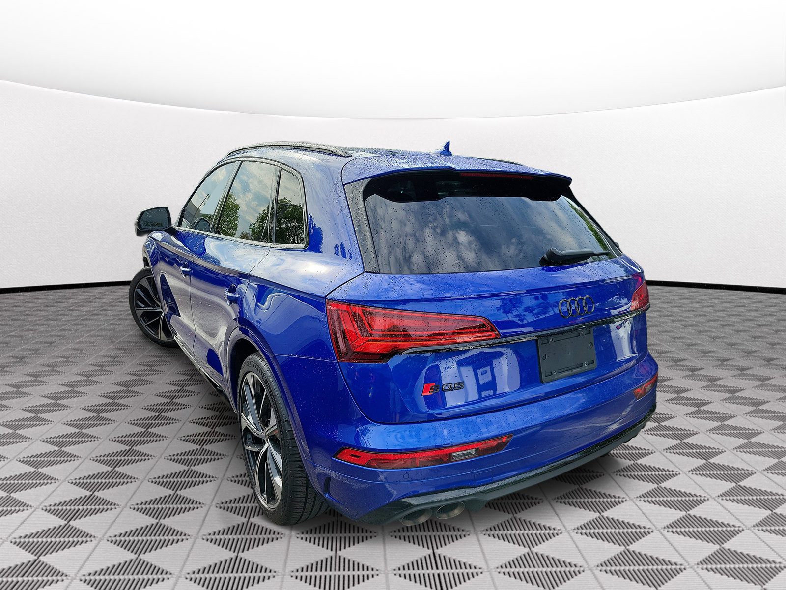 Used 2023 Audi SQ5 Premium Plus w/ Premium Plus Package AWD/4WD image 4